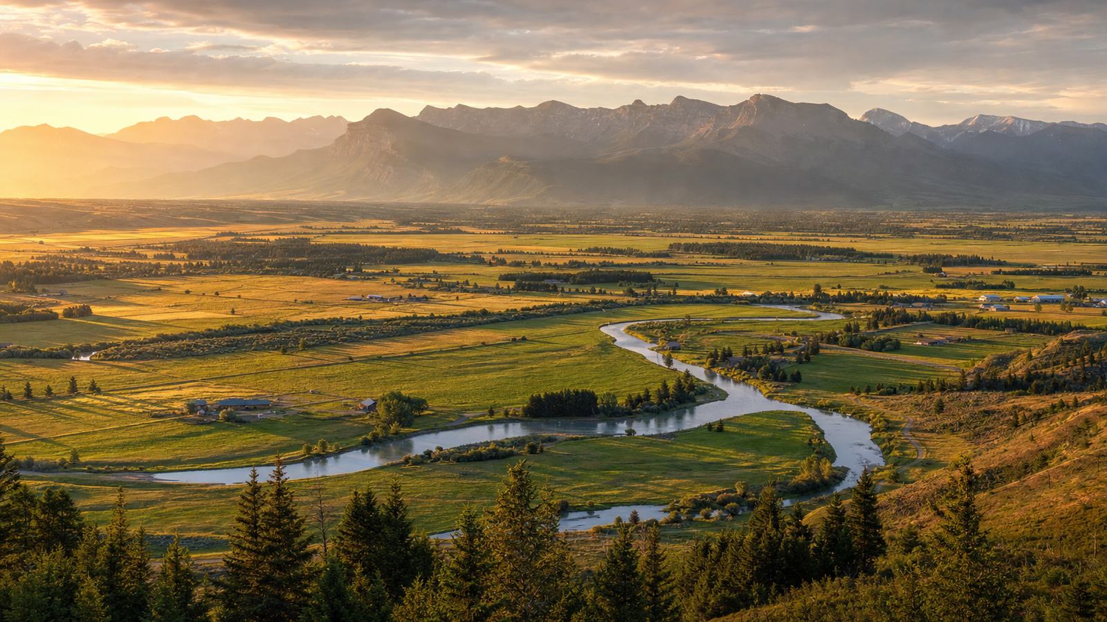 Élus, éleveurs et habitants réunis autour d’une grande carte du massif lors d’une réunion de concertation en vallée